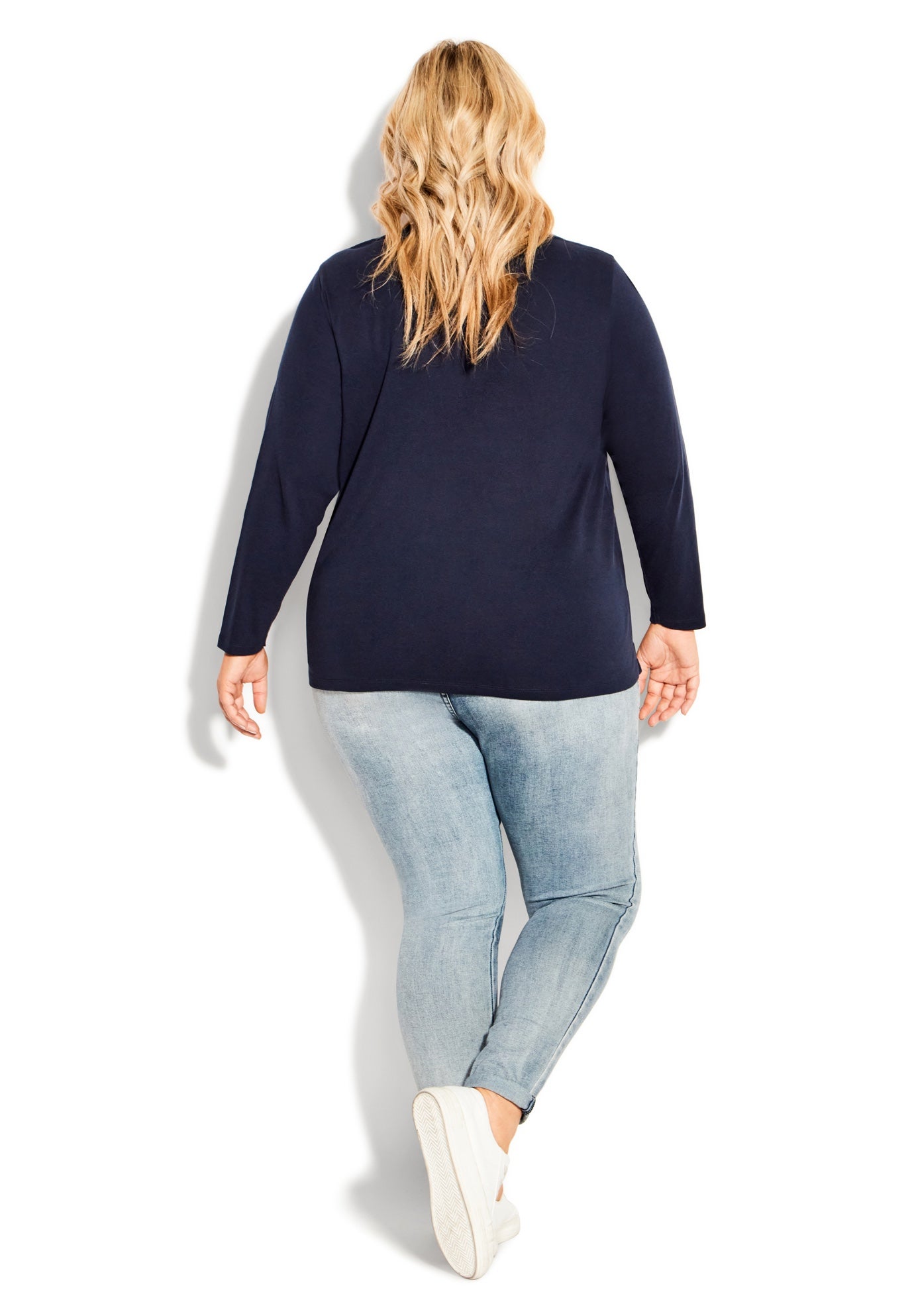 V-Neck Essential Long Sleeve Tee image number 4