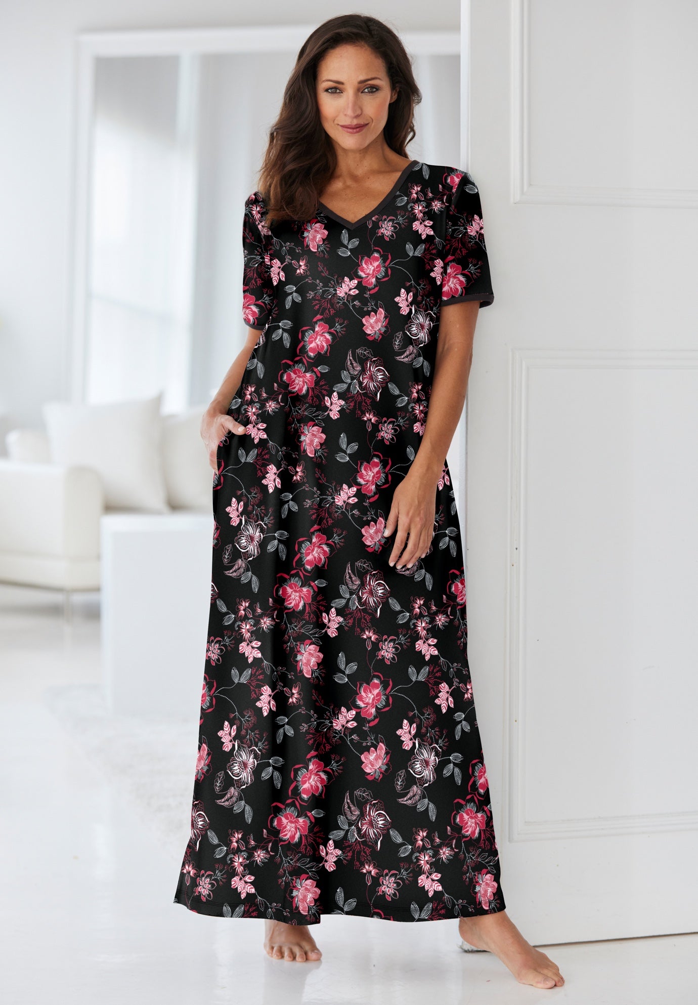 V-Neck Short Sleeve Maxi T-Shirt Lounger image number 0