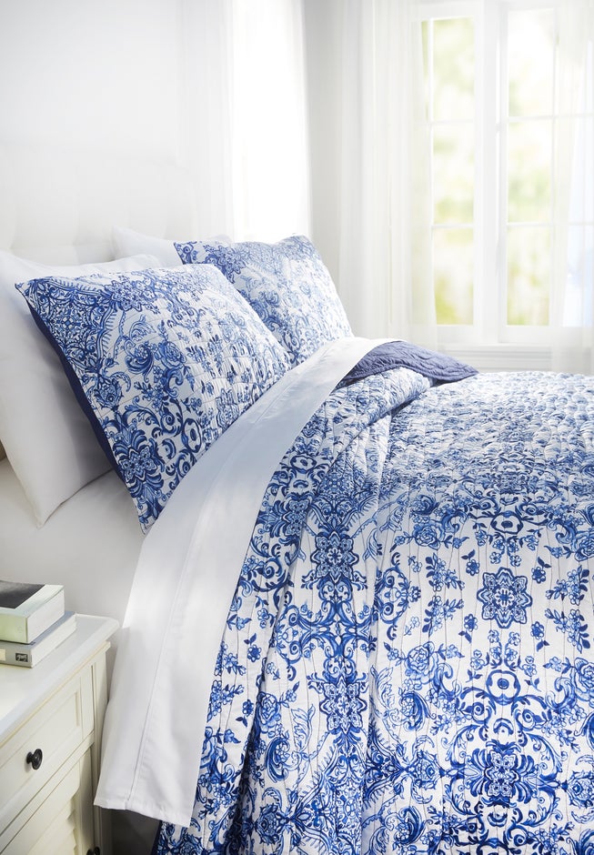 Blue Porcelain 3-Pc. Bedspread Set image number 1