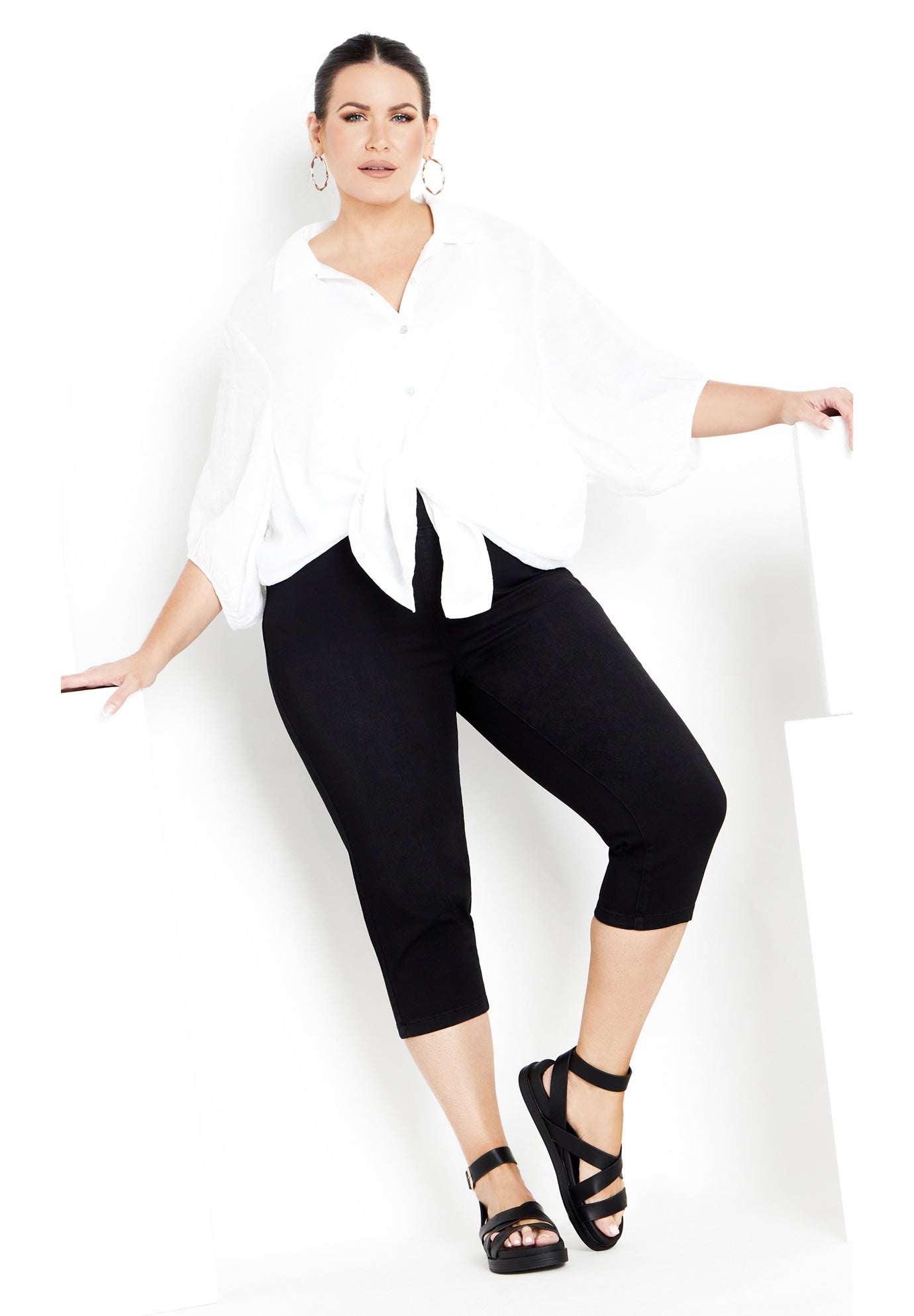 Pull On Cropped Denim Capri image number 5