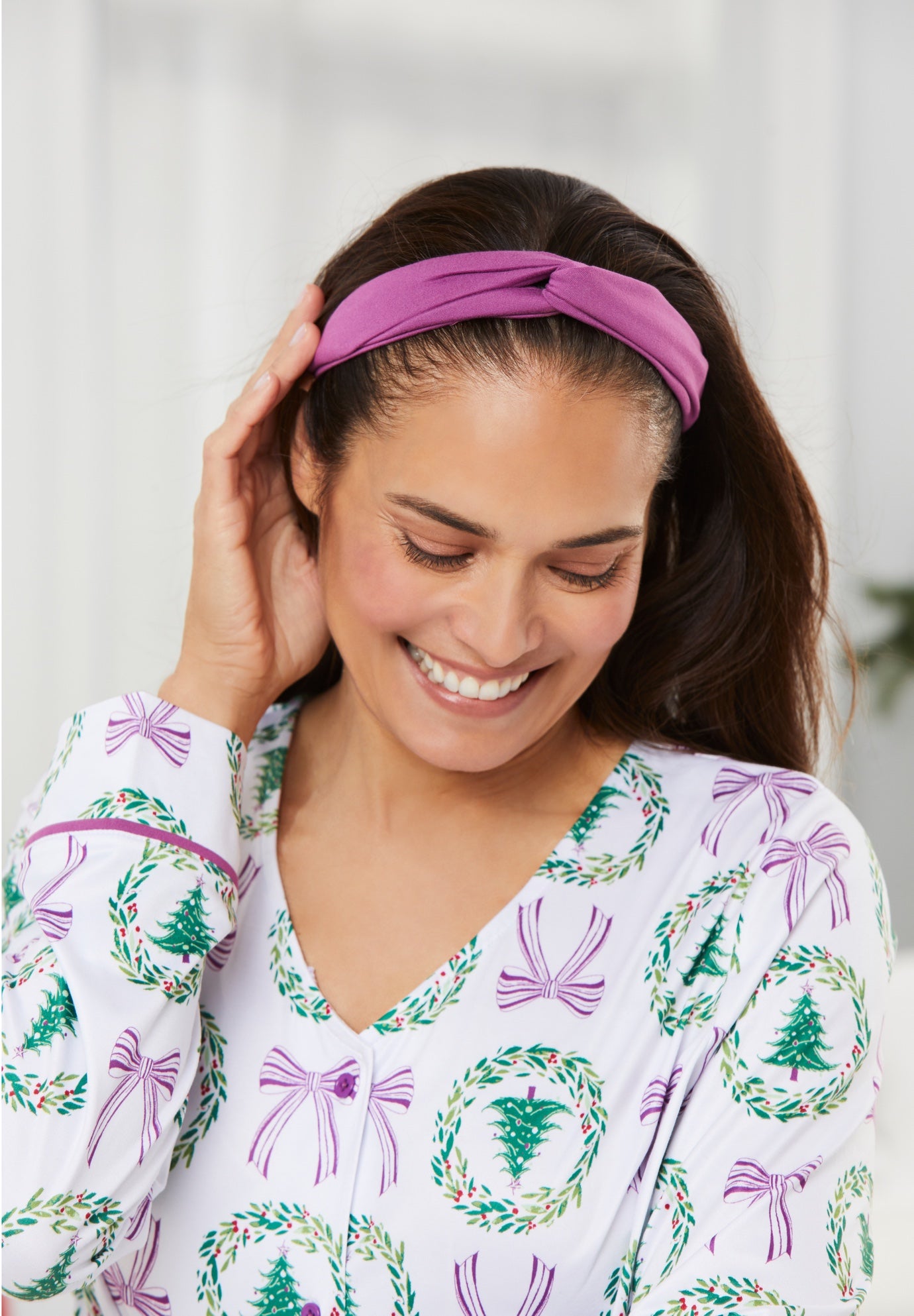 Dreams & Co.&reg; V-Neck Pajama & Headband Set image number 6