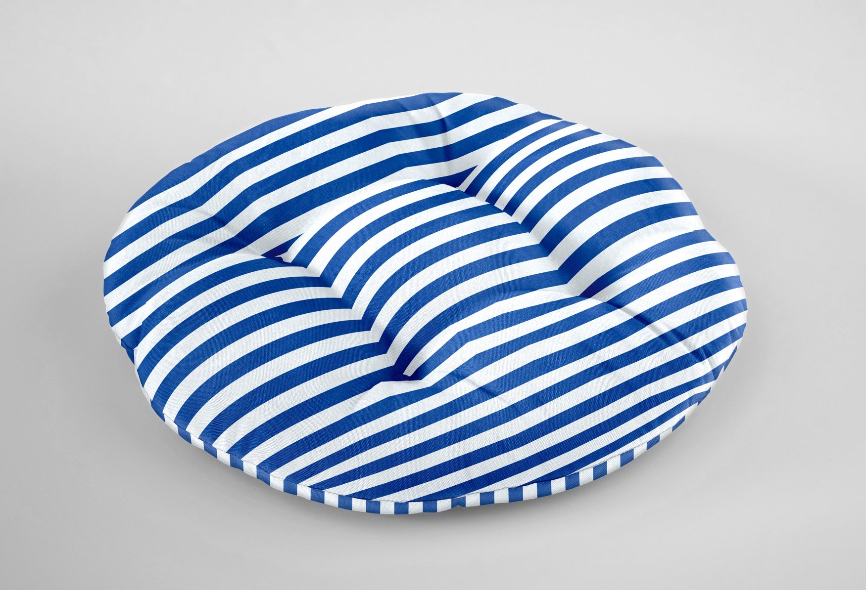 BH Outdoor Performance Tufted Round Chair cushion image number 0