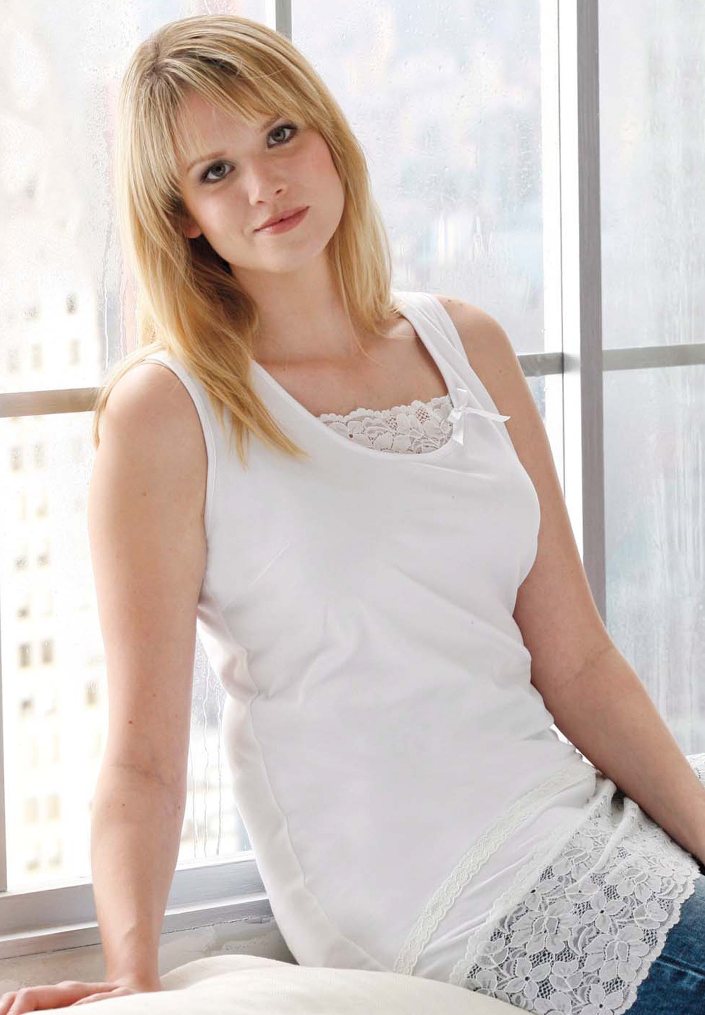 Lace Hem Tunic Tank image number 0