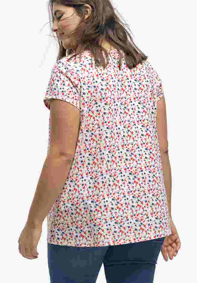 Twisted V-neck Tee image number 2