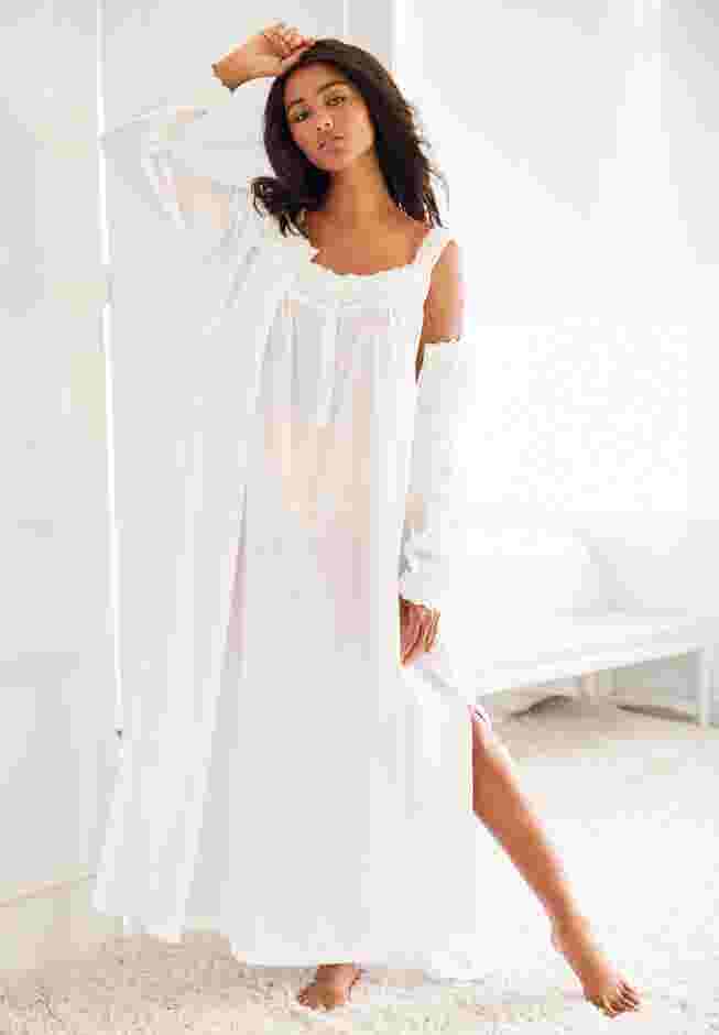 Long 2-Piece Cabbage-Rose Peignoir Set image number 3