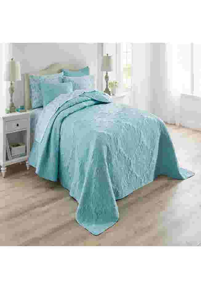 Comfort Cloud Bedspread image number 0