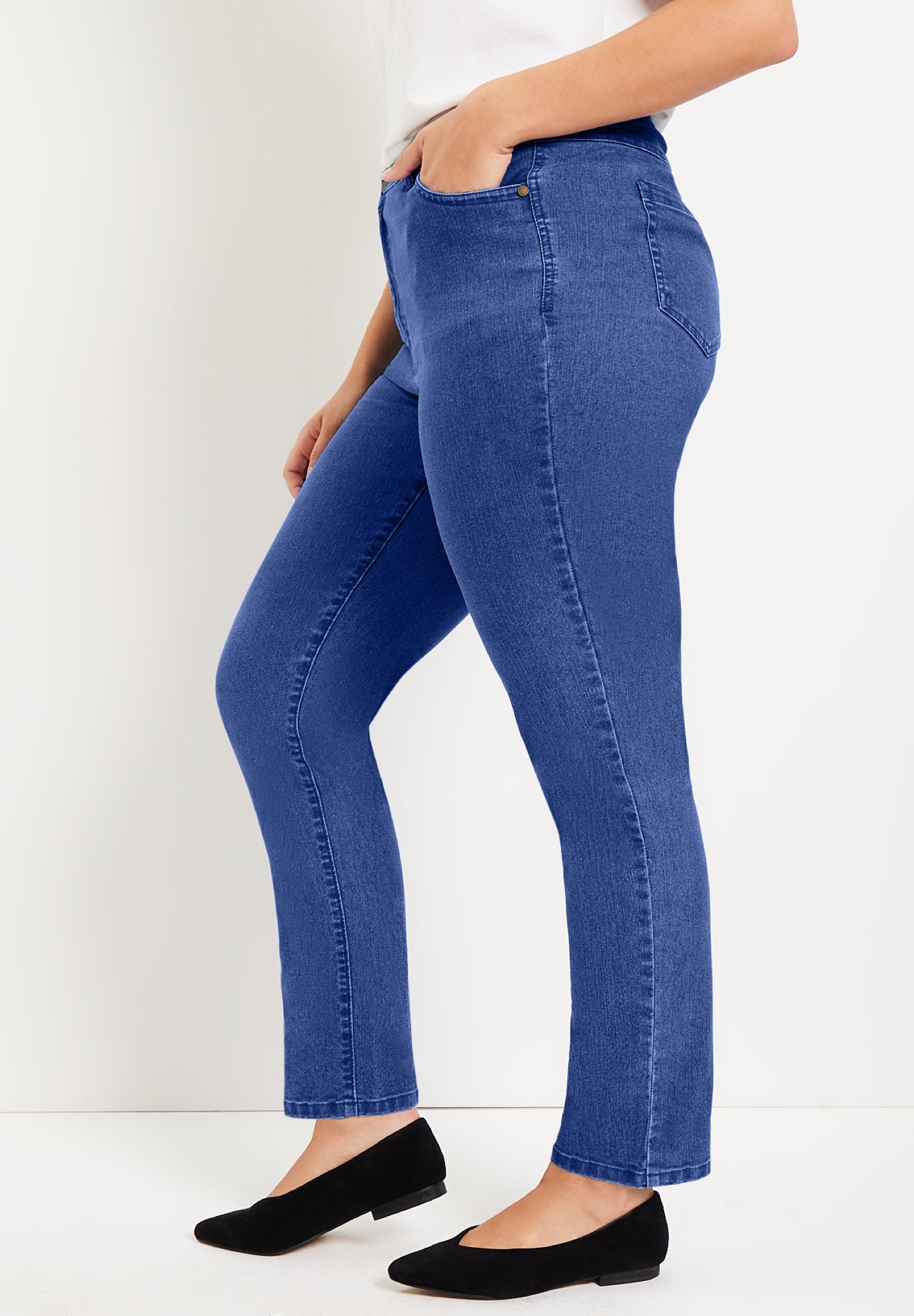 Curvie Fit Straight-Leg Jeans image number 2