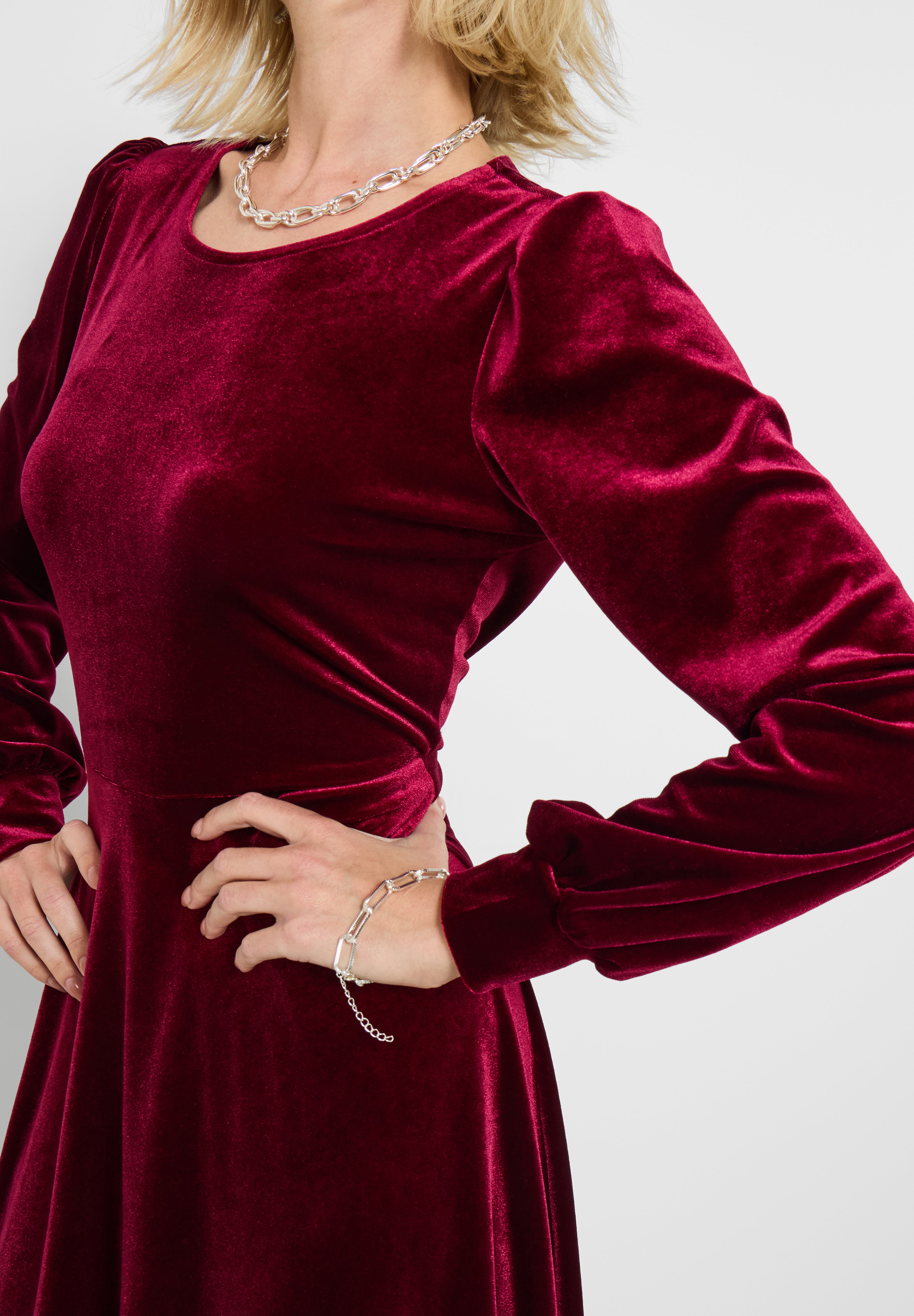 Crew Neck Velvet Midi Dress image number 2