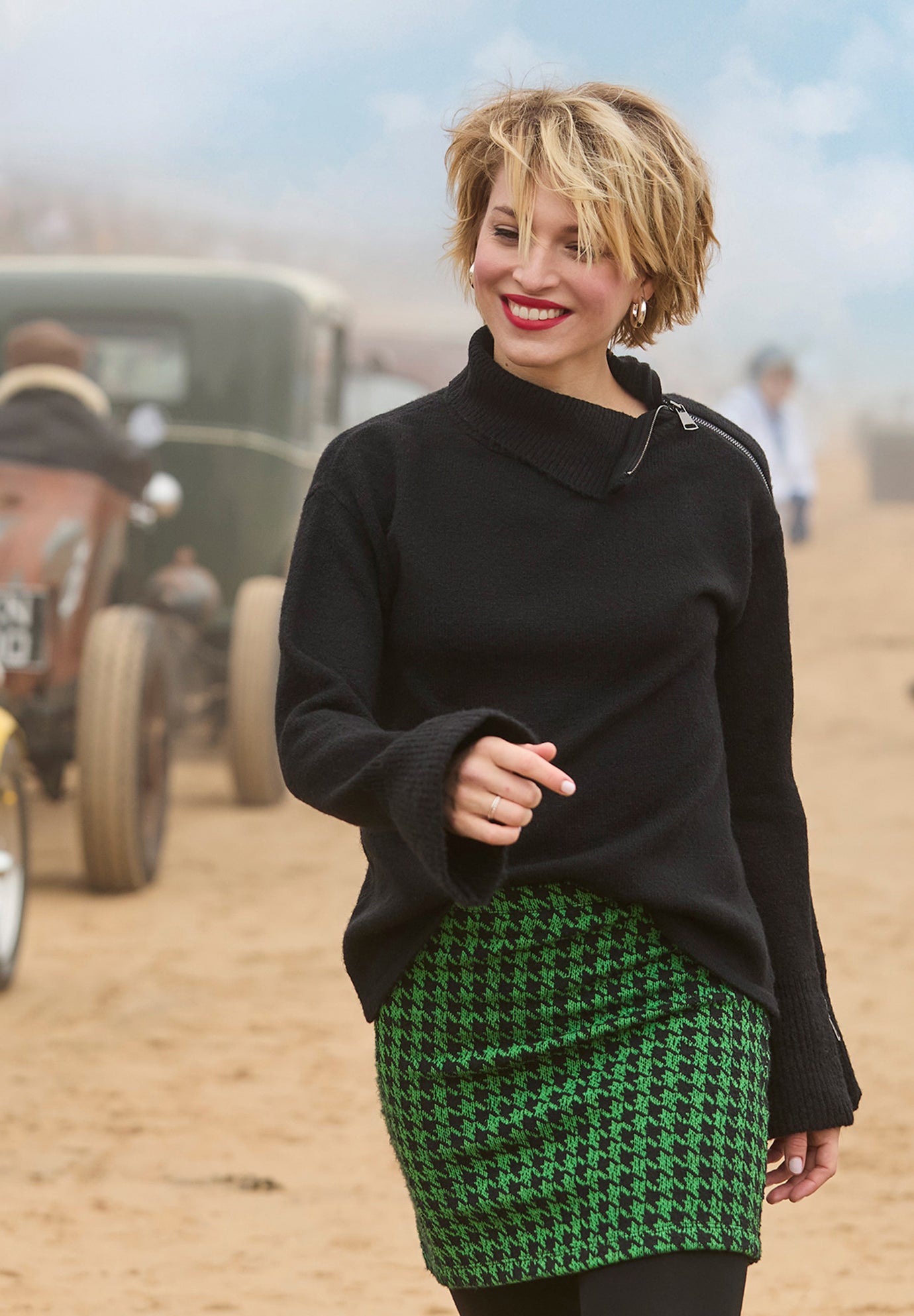 Asymmetrical Zip Neck Pullover Sweater image number 2