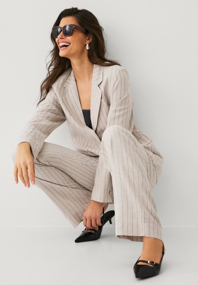 Classic Linen-Blend Blazer image number 3