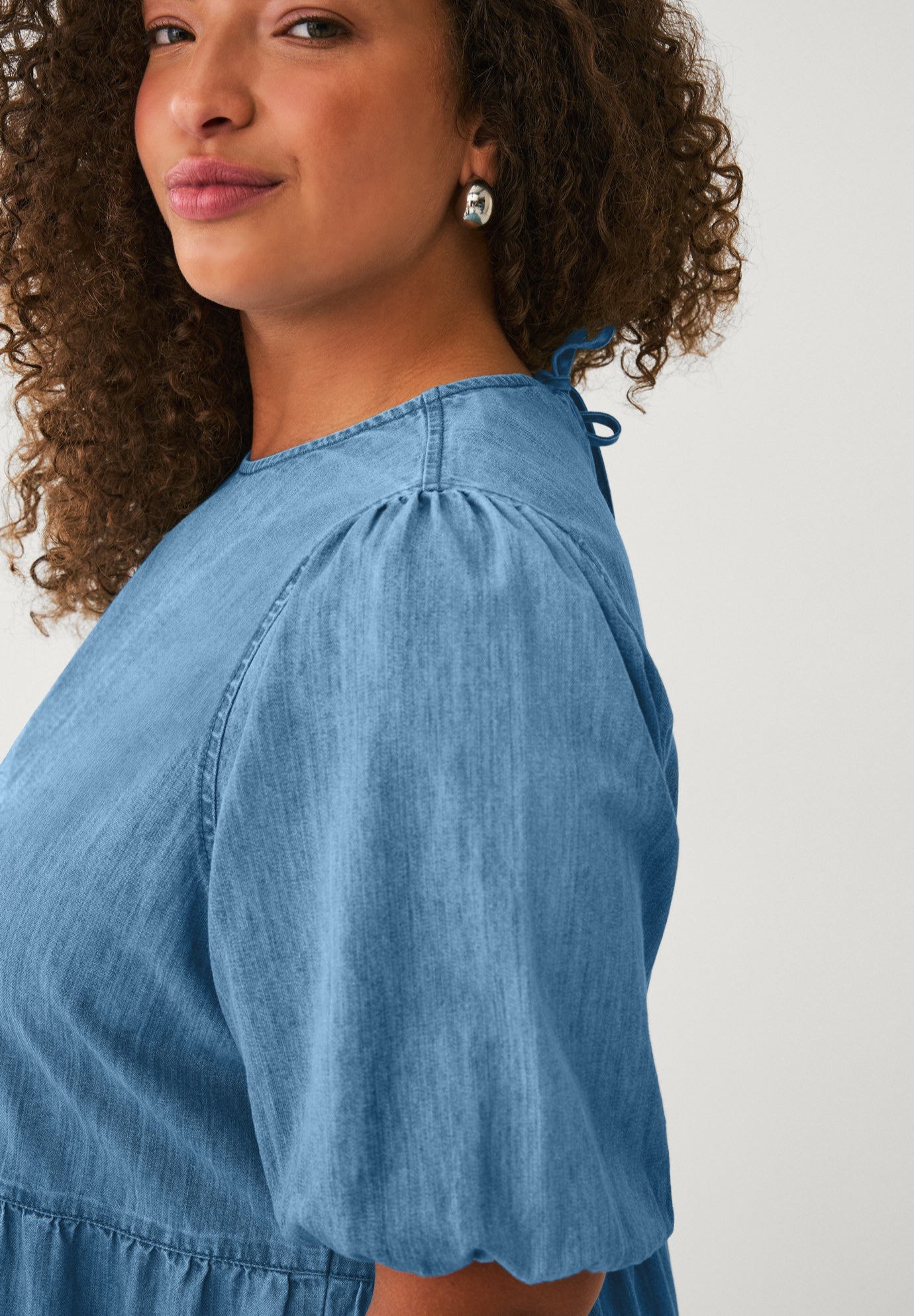 Lightweight Denim Short Sleeve Tiered Midi Dress image number 2