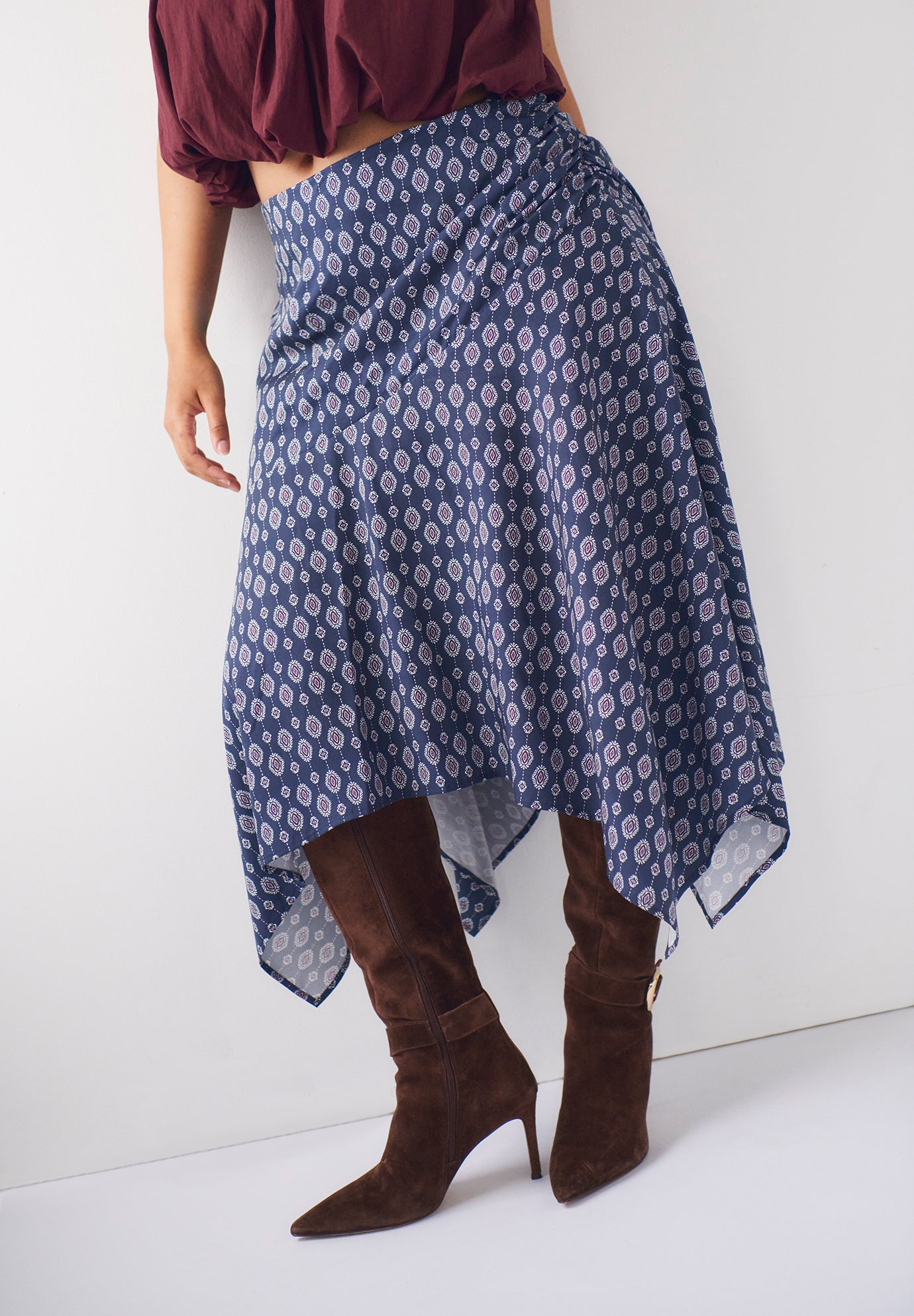 Asymmetric Printed Skirt image number 3