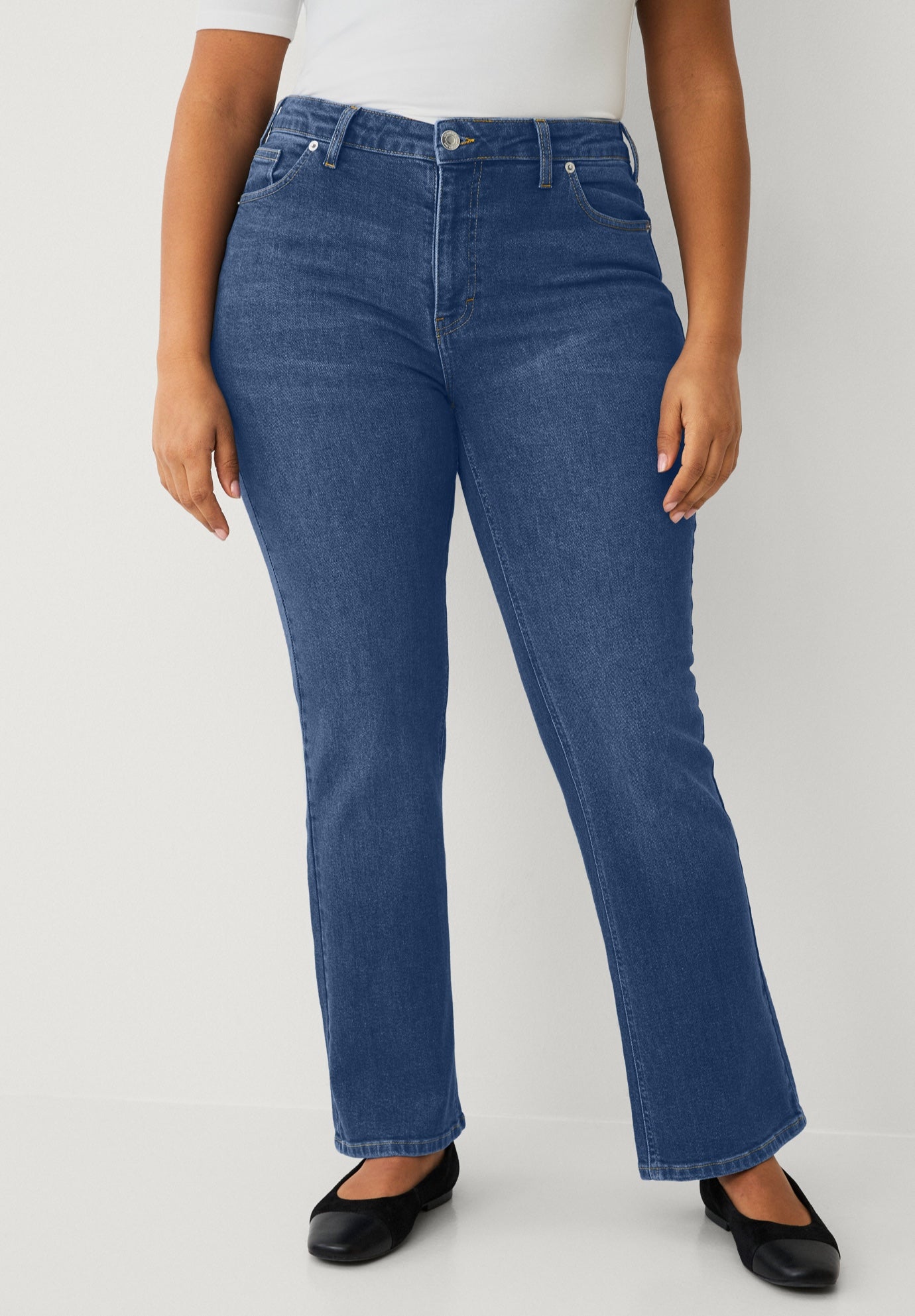 Mid-rise Stretch Bootcut Jeans image number 0