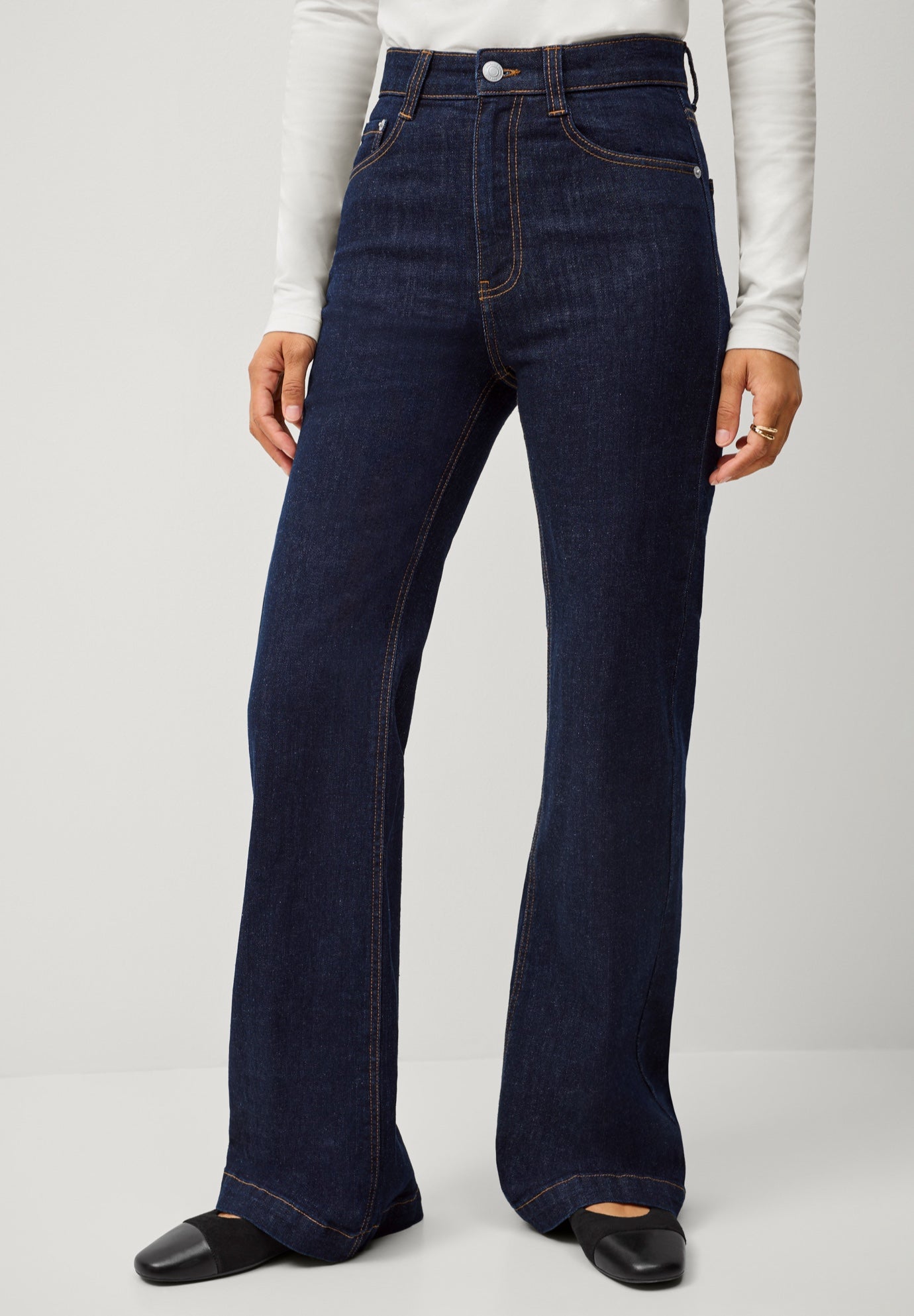 High-rise Stretch Flare Leg Jeans image number 0
